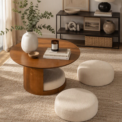 Table basse ronde en bois avec 3 tabourets gigognes en tissu à motifs d'ours et rangement dissimulé