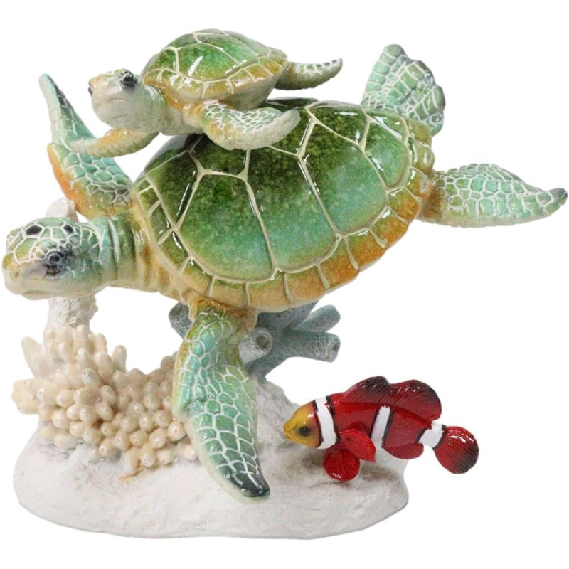 Figurine de tortue de mer verte nageant près d'un anémone de mer