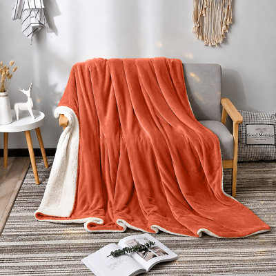 Super Soft Sherpa Fleece Throw Blanket – Reversible Plush Blanket for Bed, Couch & Sofa, Lightweight Cozy Comfort