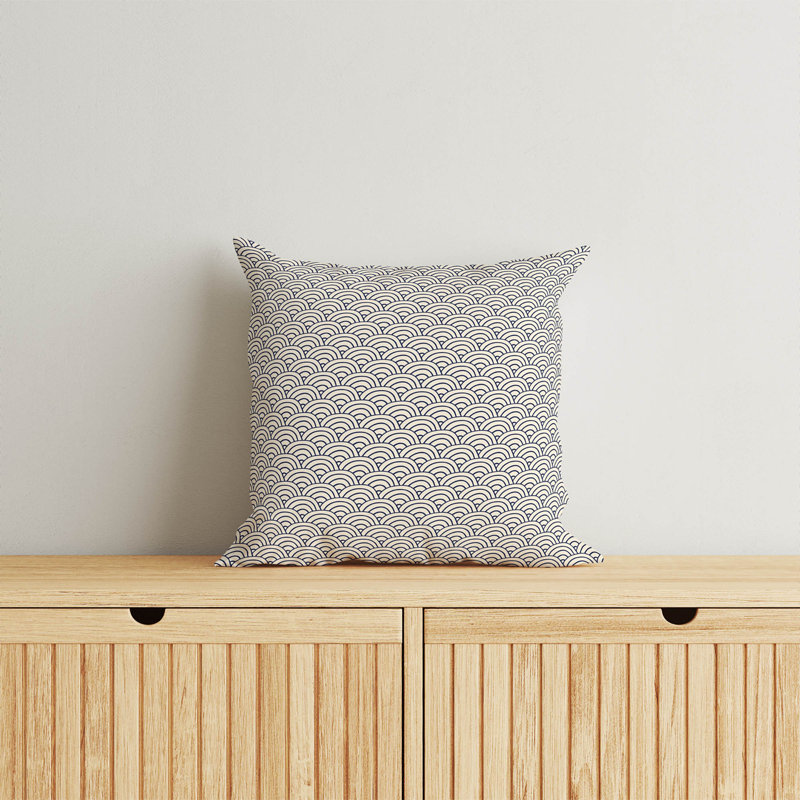 Coussin Classic Seigaiha, Carré 16 po, Bleu marine profond géométrique