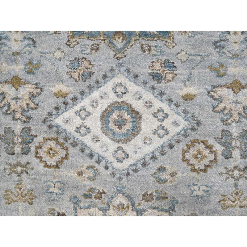 Tapis unique 2 pi 7 po x 27 pi 9 po Vannatter