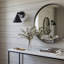 Applique murale noire mate à 1 lumière, lampe de chevet moderne en métal conique avec bras conique et éclairage pour meuble-lavabo.
