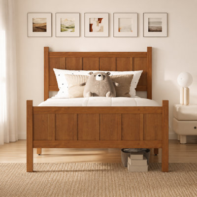 Lit plateforme simple à panneau plat avec tête de lit et pied de lit, design moderne et minimaliste mélangeant shaker et esthétique de maison de campagne, solution de couchage robuste et durable pour chambre à coucher avec finition grain de bois,