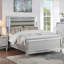 Mobilier de chambre à coucher moderne grand lit 2 x tables de chevet avec lumières DEL et panneau de verre horizontal capitonné argenté-987978222