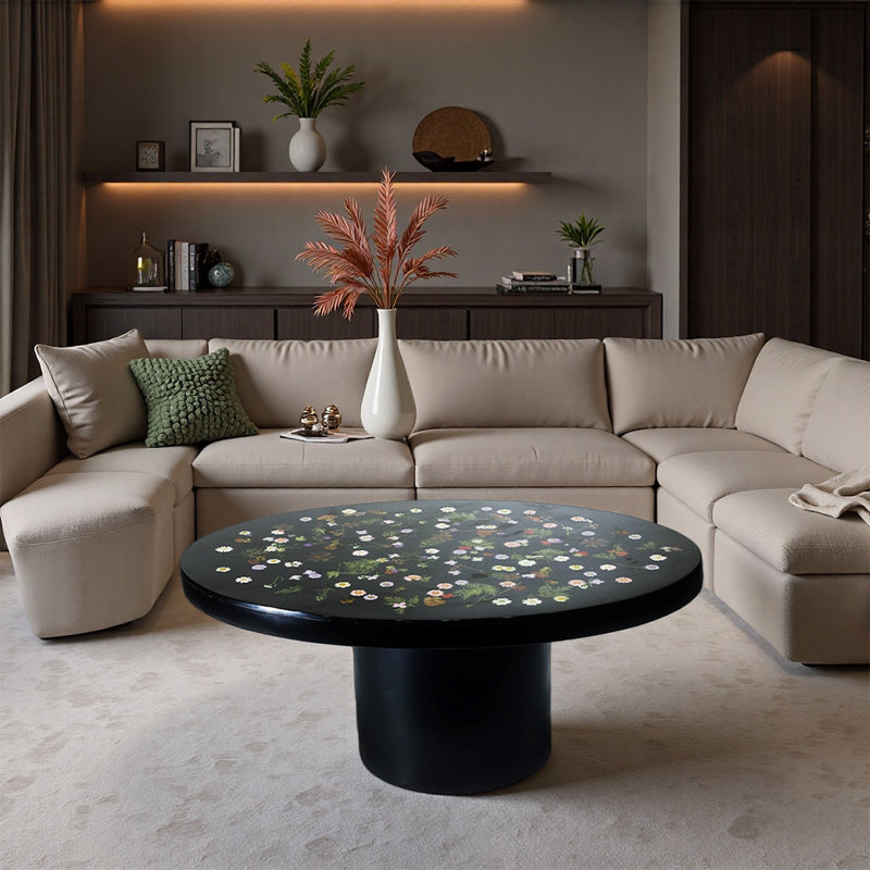Table basse ovale en forme de fleur de style médiéval