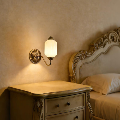Applique murale en verre de lait Intage