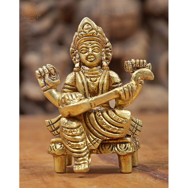 Figurine Devi Saraswati assise sur Chowki