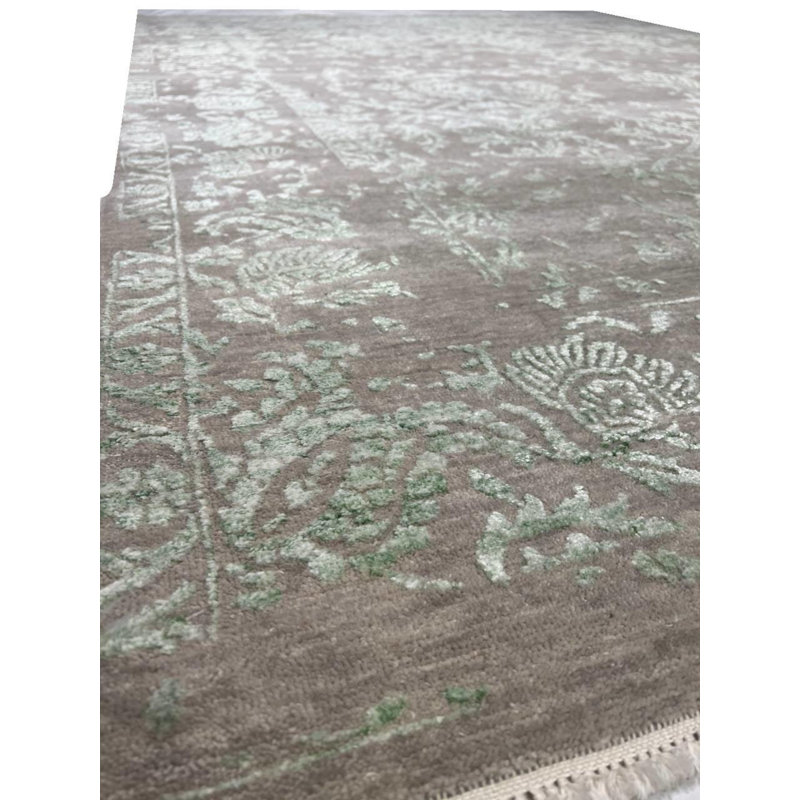 Floral Area Rug in Gray