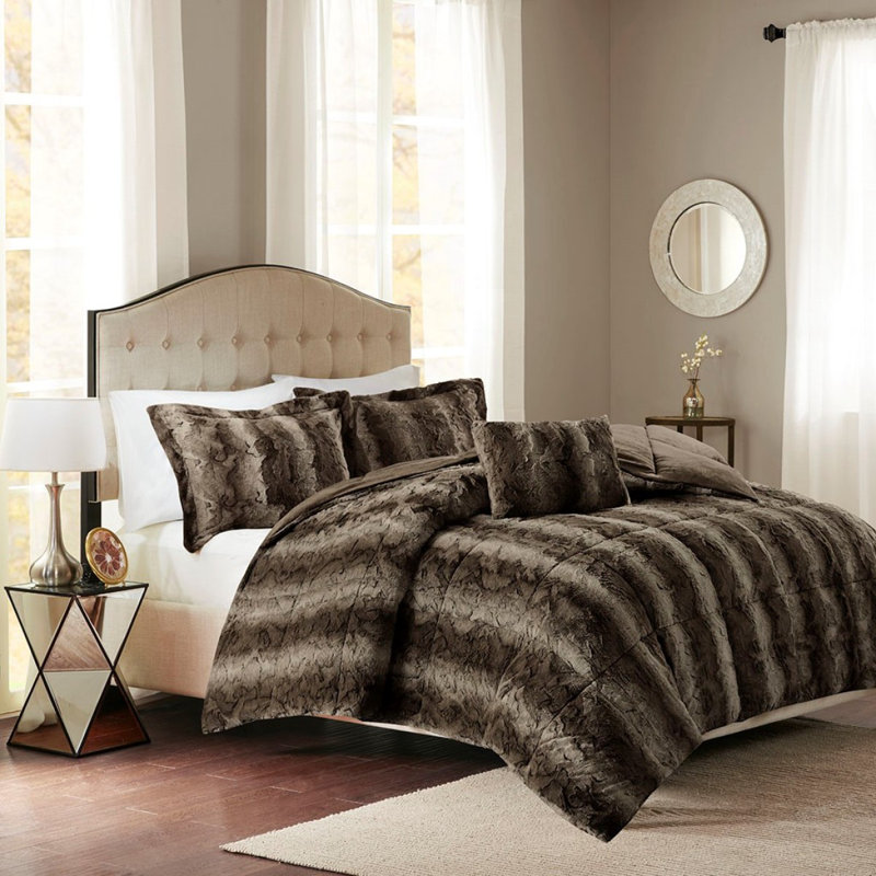 Ensemble d'édredon en fausse fourrure 4 pièces pour très grand lit, Édredon très grand et 3 pièces supplémentaires