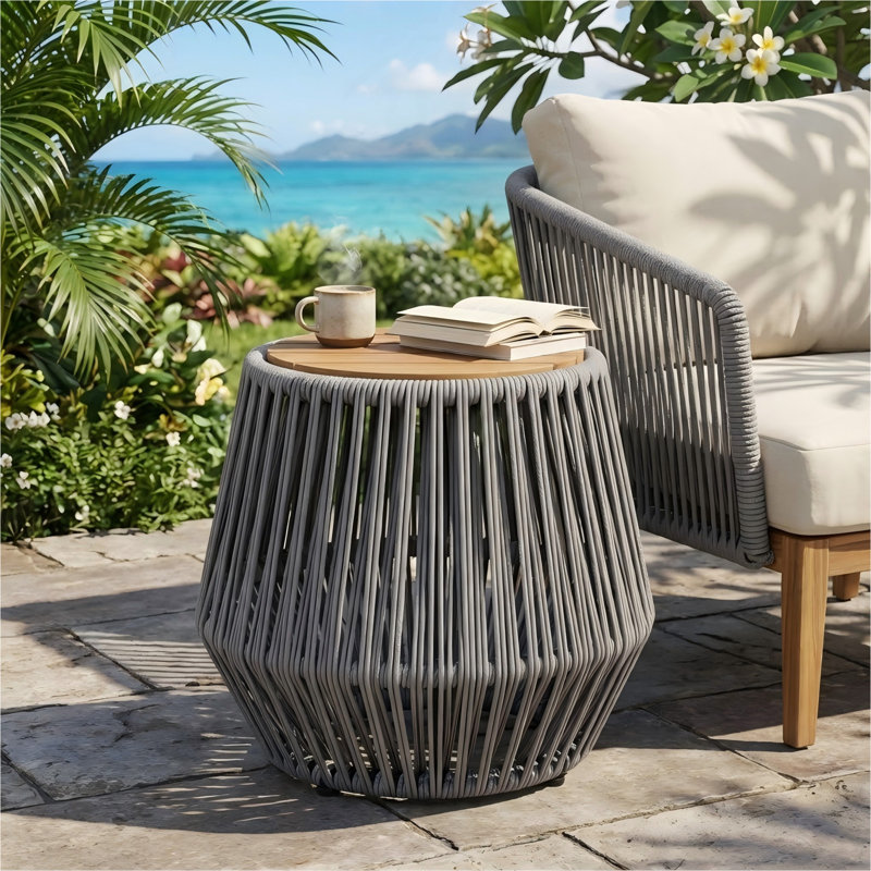 Table d'appoint en bois d'acacia avec base en corde grise - finition en teck naturel, accent côtier moderne pour la terrasse, le jardin, le balcon et l'intérieur