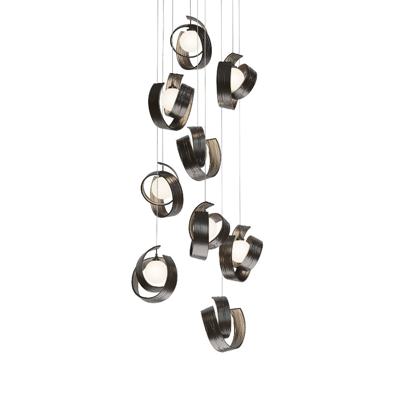 Luminaire suspendu géométrique à 9 lumières Riza, H 130 po x l 21,1 po x P 21,1 po, Bronze huilé