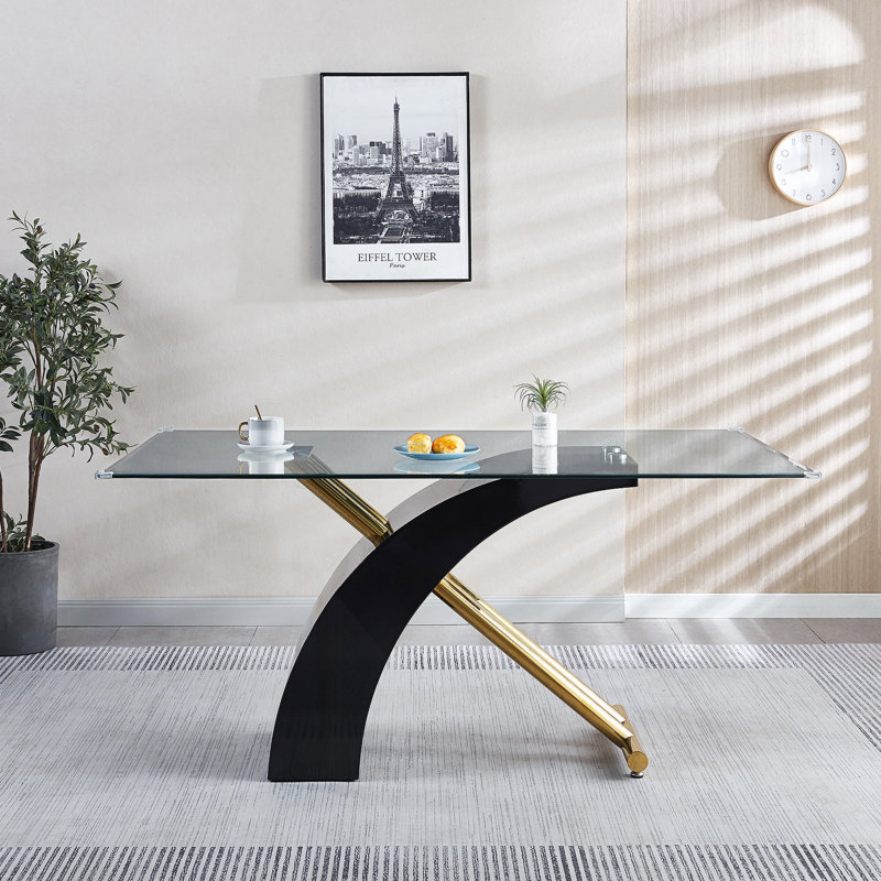 Table de salle à manger élégante avec plateau en verre luxueux