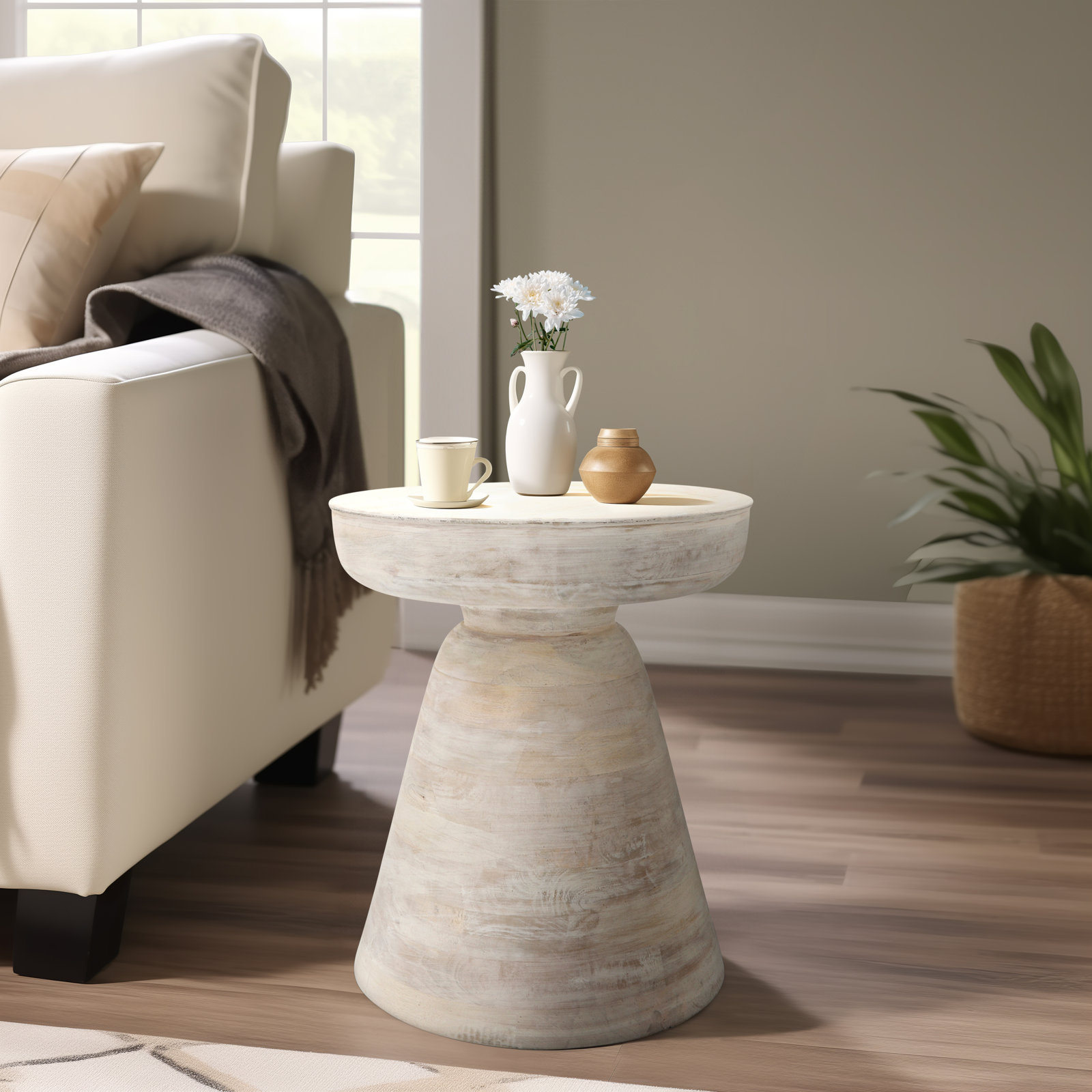Vanola 16" End Table, Distressed White
