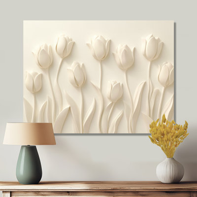 Minimal White Tulips In Bloom I - Art mural floral en métal, impression de tulipes