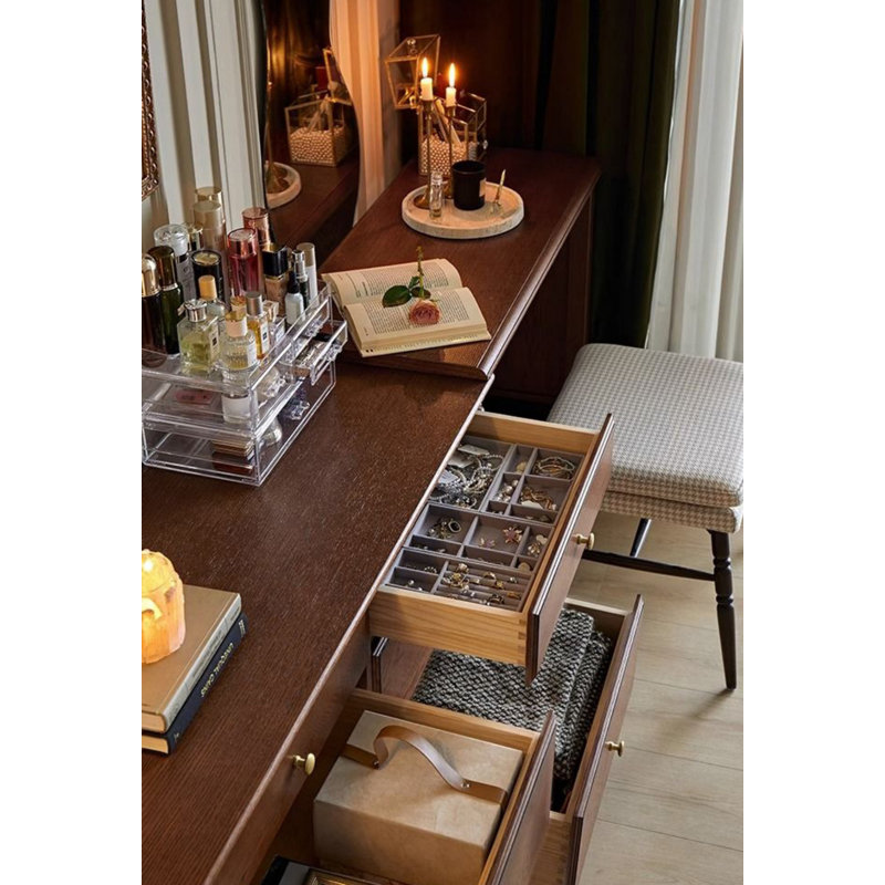 Vintage Classic Fashion Vanity Table