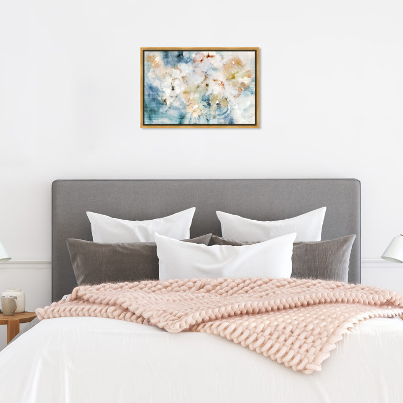 «Flowering Petals Morning», impression sur toile, Cadre doré, H 16 po x l 24 po