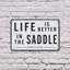 Life Is Better In The Saddle Rustic Custom (paquet de 2) 8 po x 12 po