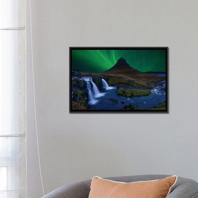 'kirkjufell... impression sur toile, "under green sky" , impression sur toile