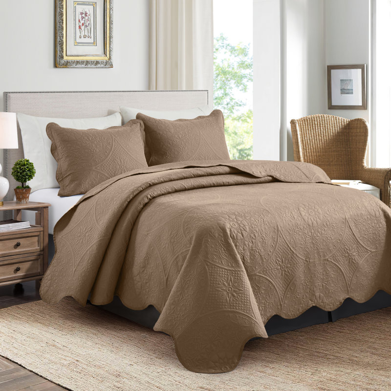 Floral Embossed Ultra-Soft Quilted Bedspread Set – Lightweight, All-Season Comfort With Matching Pillow Shams, Beige