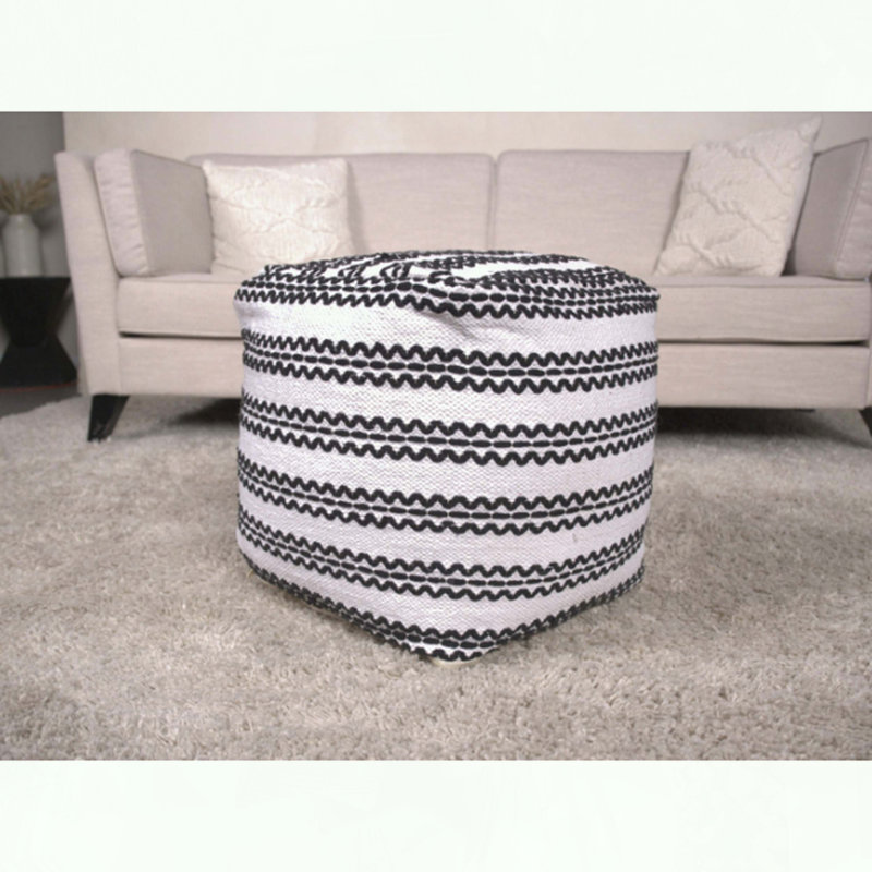 Pouf en coton fabriqué à la main avec motif naturel et noir