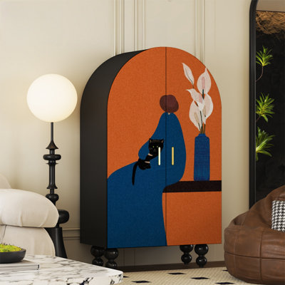 Armoire arquée avec tablettes et portes