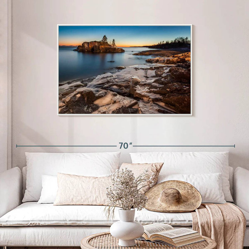 Lac Supérieur au crépuscule, 43 po x 29 po, Cadre flottant blanc