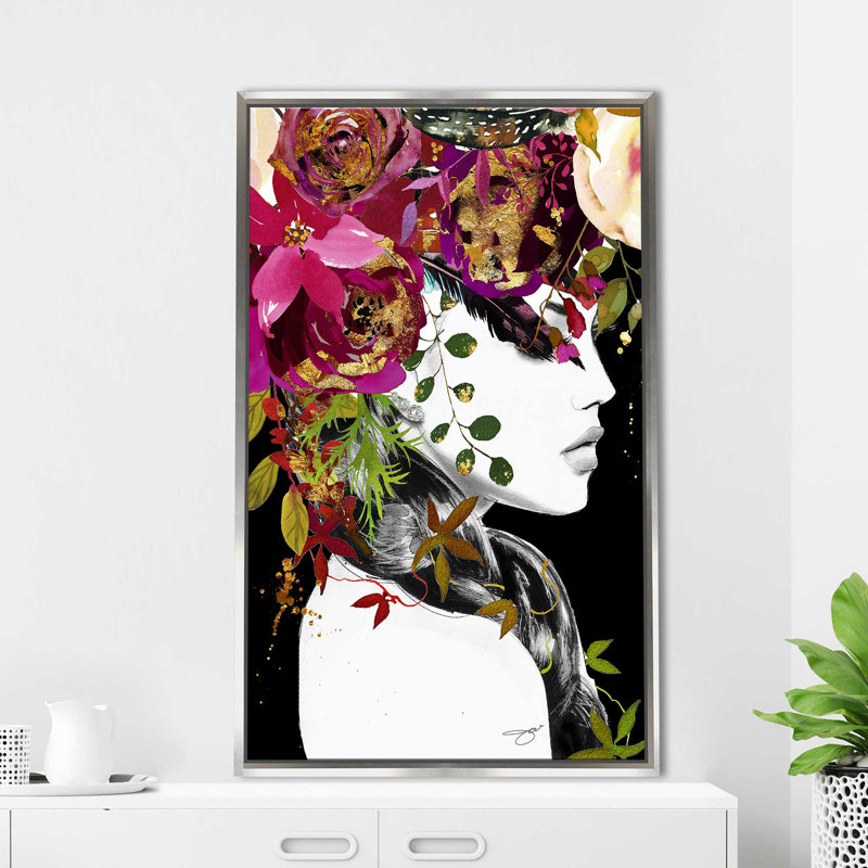 «Flower Model (Vertical)» par Jodi - impression, Cadre flottant argent, H 63,5 po x l 39,5 po x P 2 po