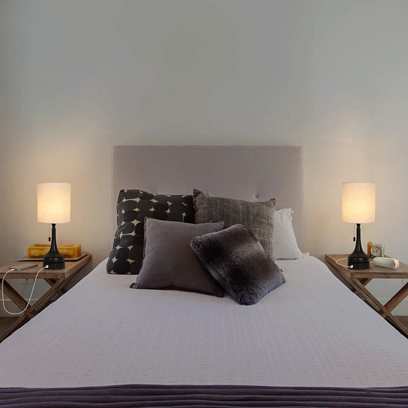 Lampes de chevet Red Barrel Studio® avec ports USB et prise de courant CA - Ensemble de 2 lampes pour chambre à coucher avec interrupteur à chaîne