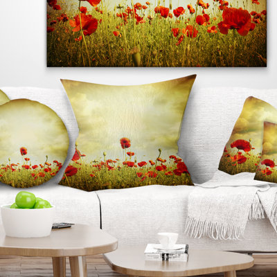 Coussin décoratif floral sur fond grunge