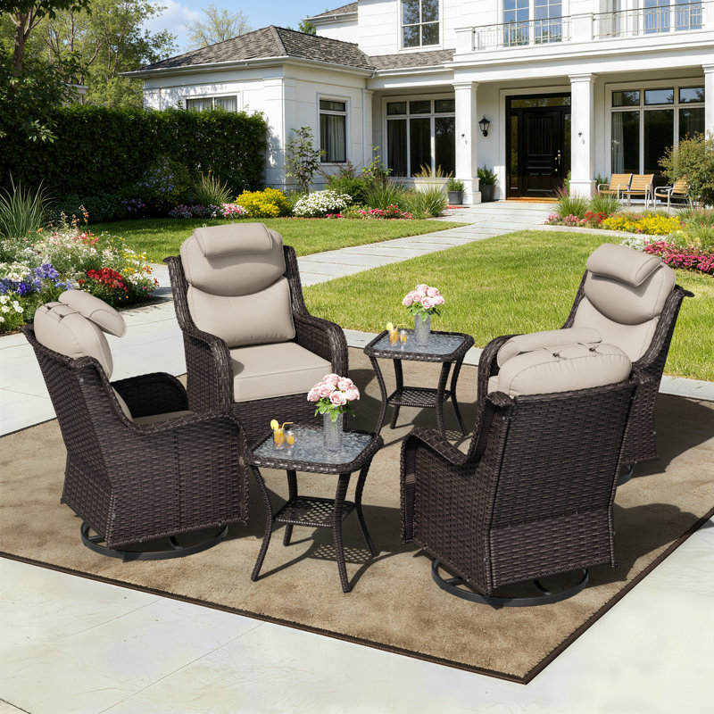 Ensemble de conversation d'extérieur en rotin pour 4 personnes avec chaises pivotantes, coussins d'appui-tête, table d'appoint et coussins beiges Adcox