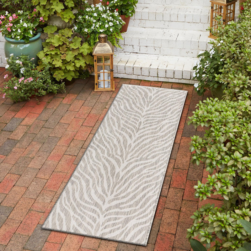Tullyrusk Animal Print Indoor / Outdoor Rug, Runner 2' x 7'10"