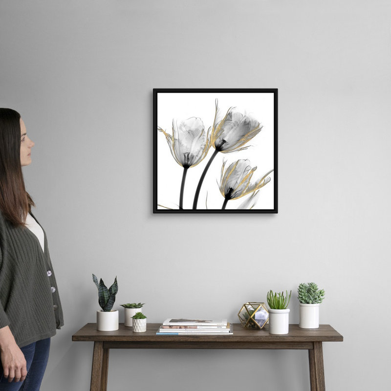 «Gold Embellished Tulips 2» par Albert Koetsier, reproduction d'art sur toile, H 22 po x l 22 po x P 1,75 po, Cadre noir