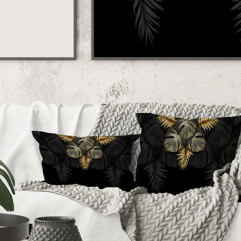 Carré, feuilles tropicales noires et dorées IV - Coussin décoratif imprimé moderne, 18" x 18"