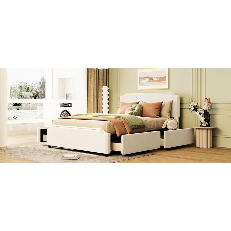 Lit plateforme tapissier grand format beige, 4 tiroirs, clouté, sans sommier pour sommier supplémentaire, chambre élégante