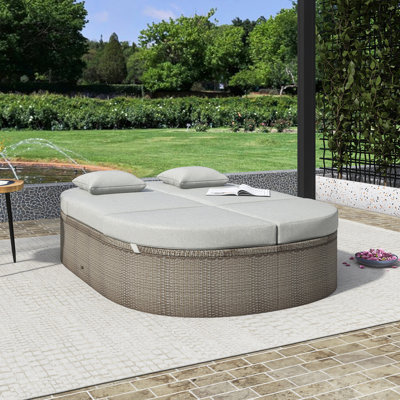 Outdoor Sun Bed Patio 2-Person Daybed by Latitude Run