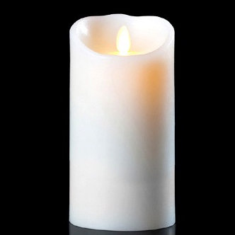 Bougie pilier d'extérieur crème, H 8,75 po x l 3,75 po x P 3,75 po