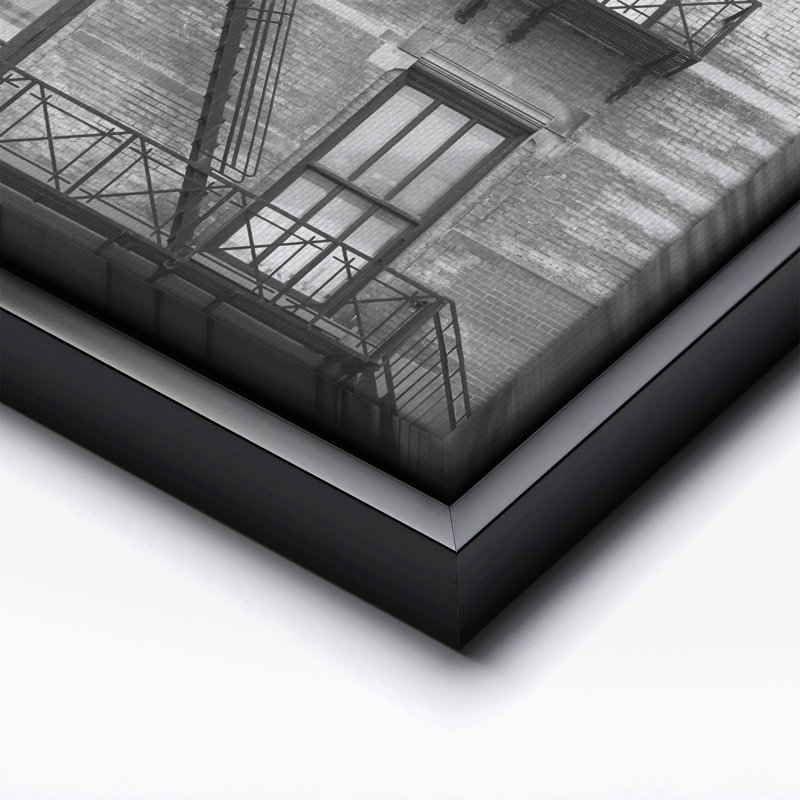 Escalier sur le bâtiment de Manhattan, Black Framed, Canvas, 08"H x 10"W