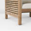 Chaise d'appoint entièrement assemblée avec finition grain de bois vieilli et accoudoirs garnis de têtes de clou-337343049