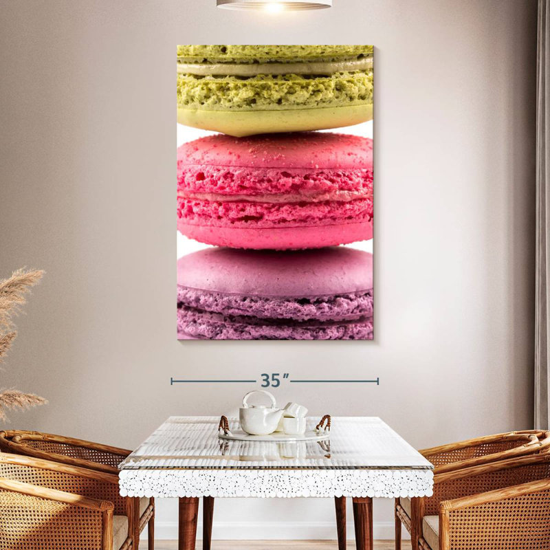 Yarlin Three Macarons, H 51 po x l 34 po