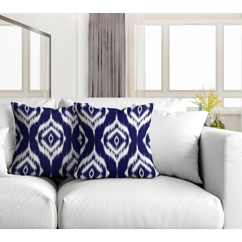 Coussin décoratif intérieur / extérieur Ikat, L 17 po x H 17 po, Bleu marine