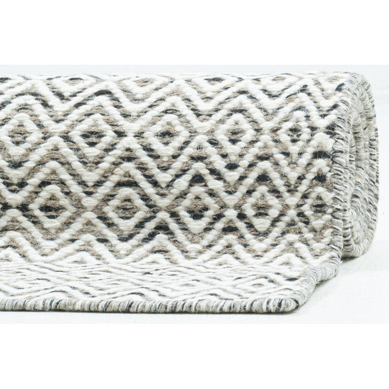 Hand-woven Wool Trondheim Rug in Brown, Rectangular 110 x 170cm