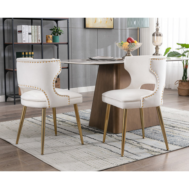 Fauteuil à oreilles en velours khanya, Beige