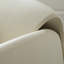 Fauteuil de loisir simple crème clair.