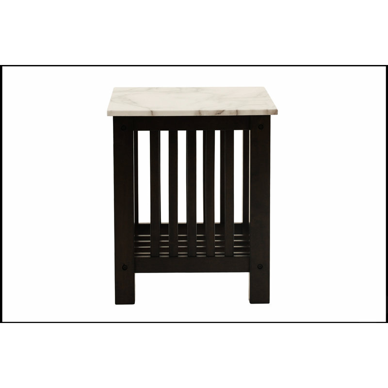 Ensemble de 3 tables d'appoint contemporaines avec dessus en faux marbre et rangement ouvert, parfait pour les salons modernes et élégants.