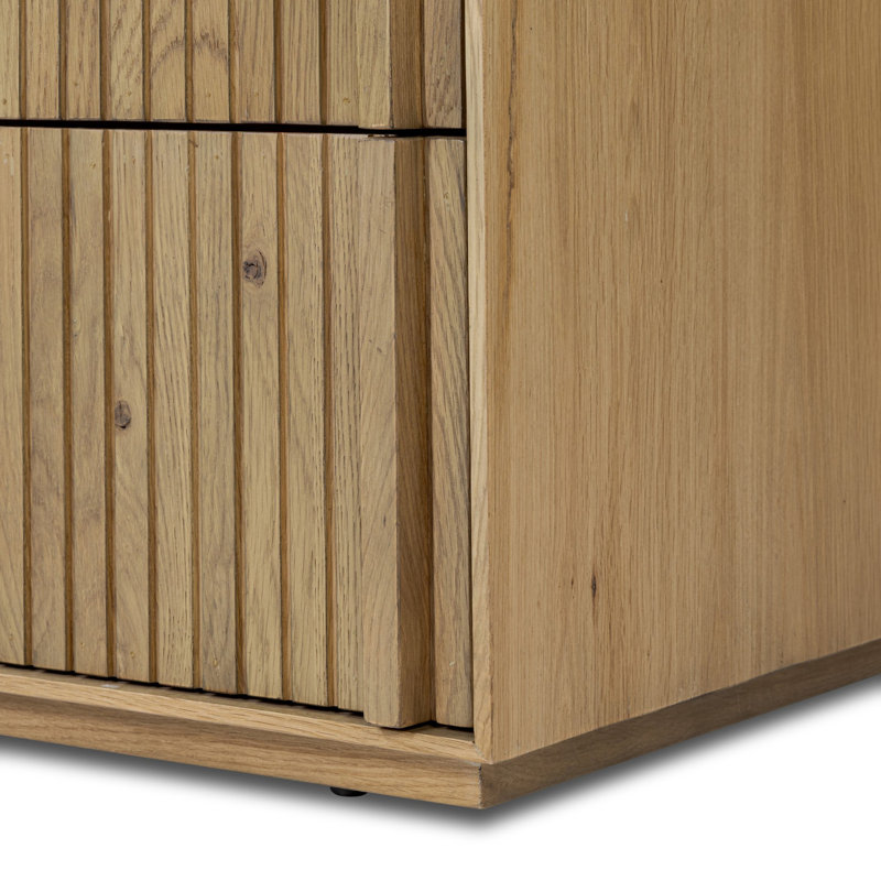 Leo 8 - Drawer Dresser, Rustic Light Natural Oak