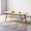 Table basse en chêne massif avec coins arrondis d'une largeur de 19,45 po et d'une profondeur de 31,4 po, idéale pour un espace de vie principal