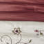 Couette 7 pièces rouge pour lit Queen - Broderie élégante sur la couette, 2 taies d'oreiller, 3 oreillers, 1 jupe de lit décorative incluse