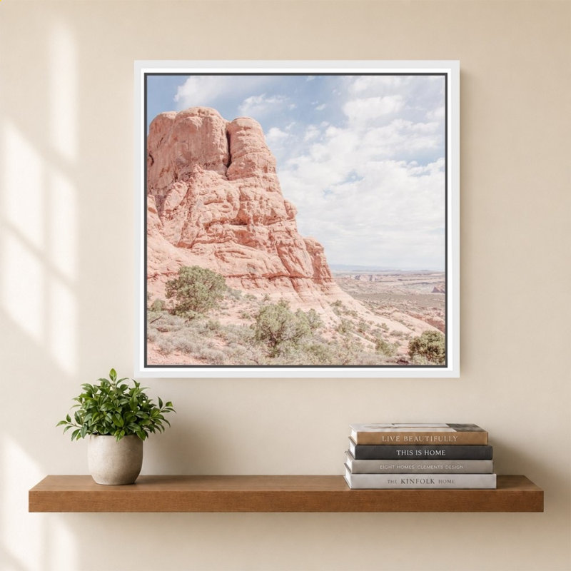 «Day Hike I» par Elizabeth Urquhart - Impression sur toile, H 40 po x l 40 po, Blanc