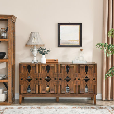 Buffet Mid-Century moderne en noyer. Buffet de 60,5 po avec rangement abondant. 4 portes et tablettes réglables pour le salon, le vestibule. Bois massif. Console de télévision avec console média en noyer. Tablette