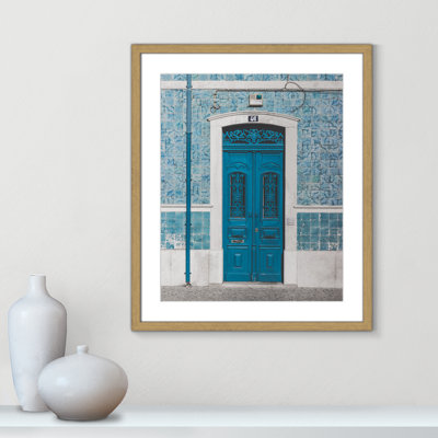 «Blue porte of Caldas De Rainha, Portugual» par Catarina Carvalho - photographie de cadre